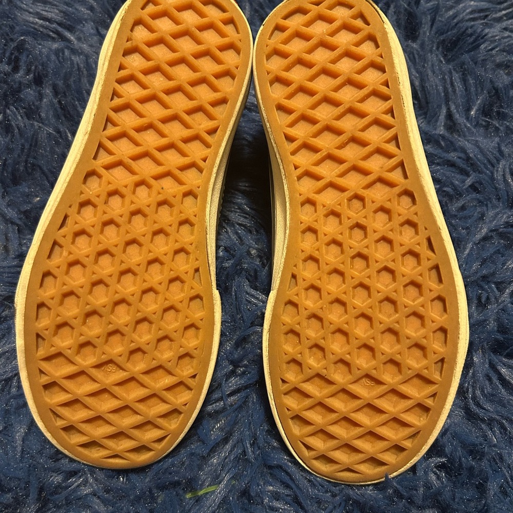 Vans - Picture 4 of 6